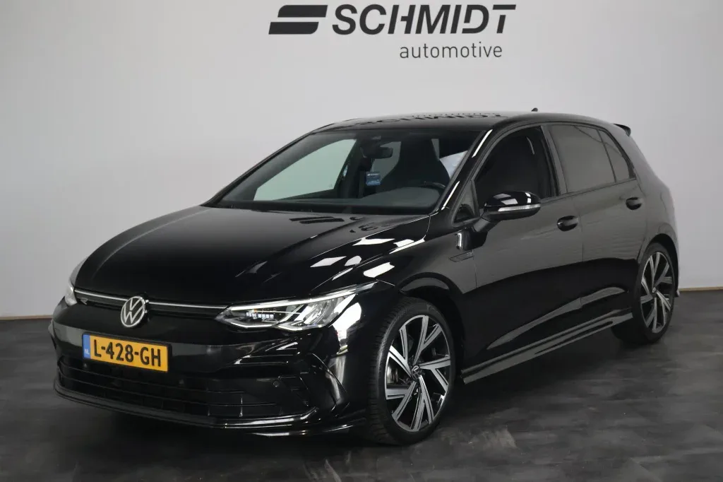 Volkswagen Golf (2021) — foto 1
