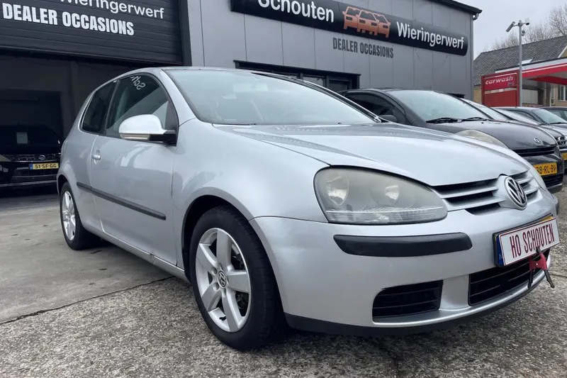 Volkswagen Golf (2003)