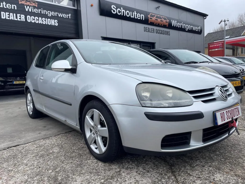 Volkswagen Golf (2003) — foto 1
