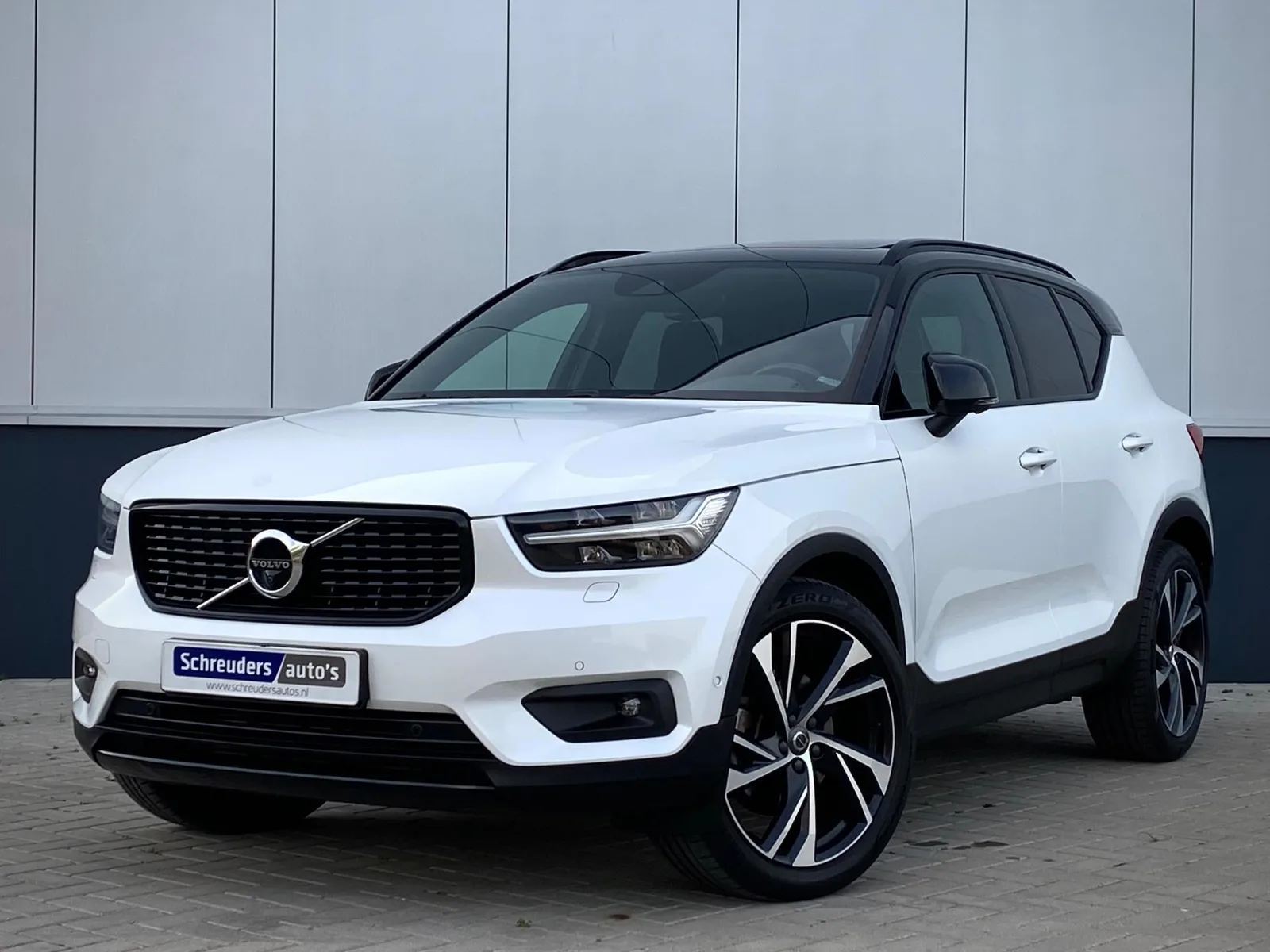 Volvo XC40 (2018) — foto 1