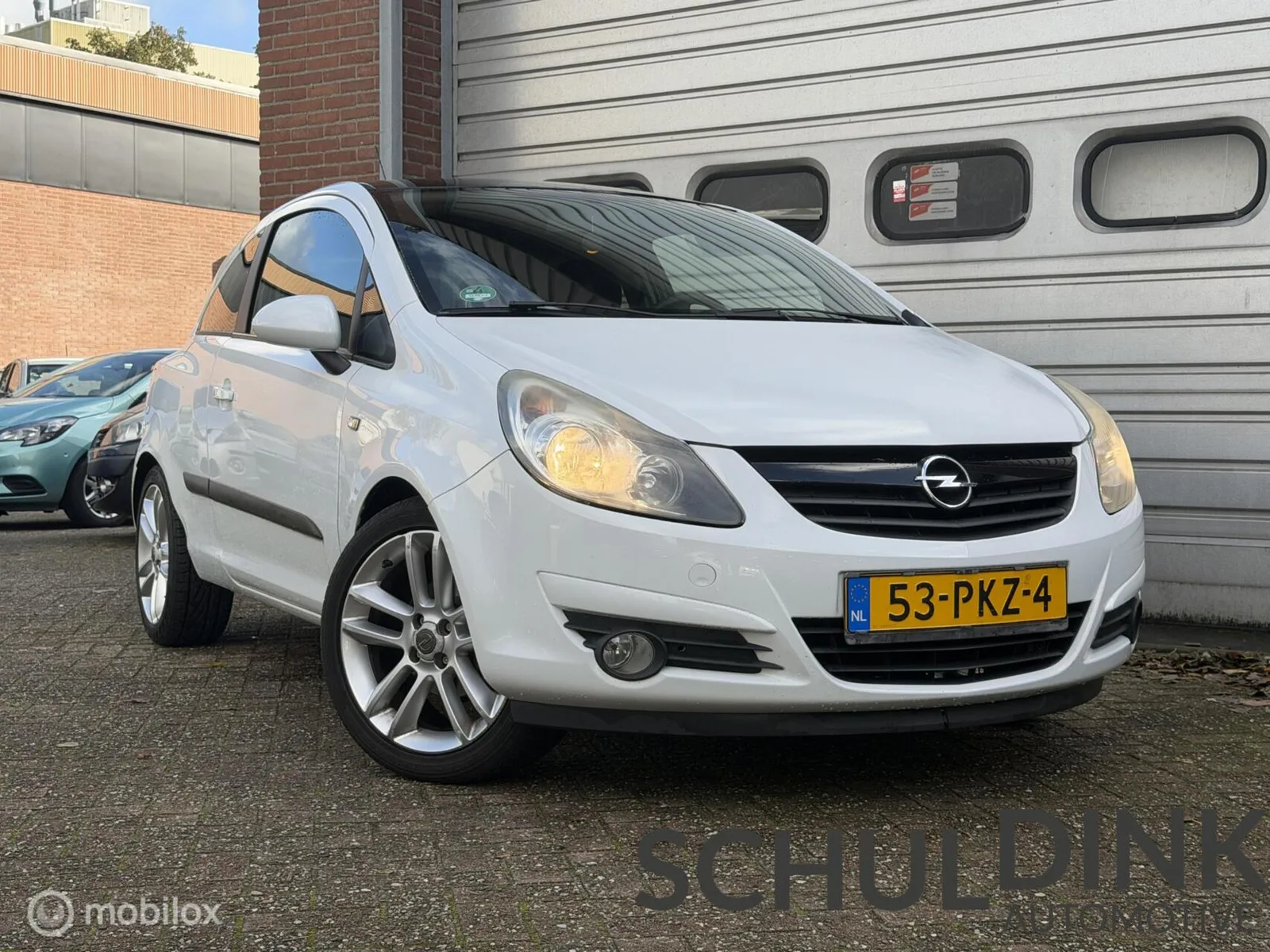 Opel Corsa (2011) — foto 1