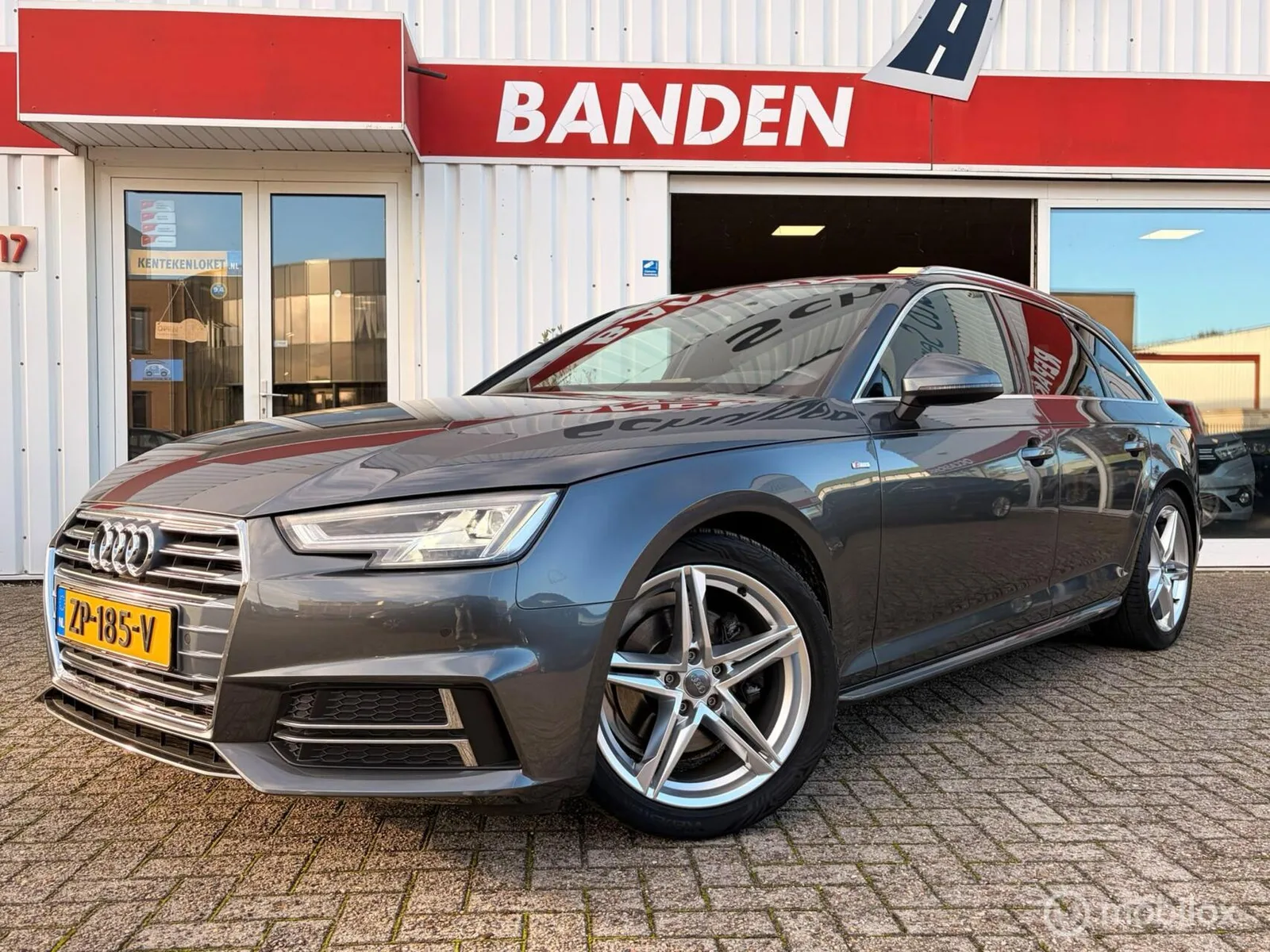Audi A4 (2016) — foto 1