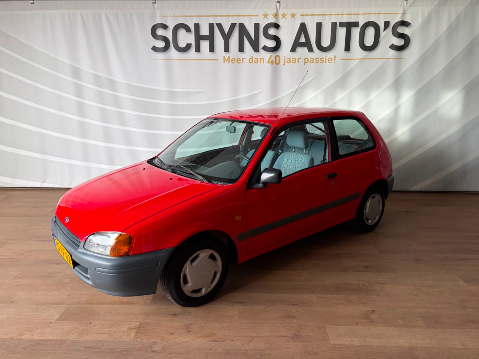 Toyota Starlet (1996) — foto 1