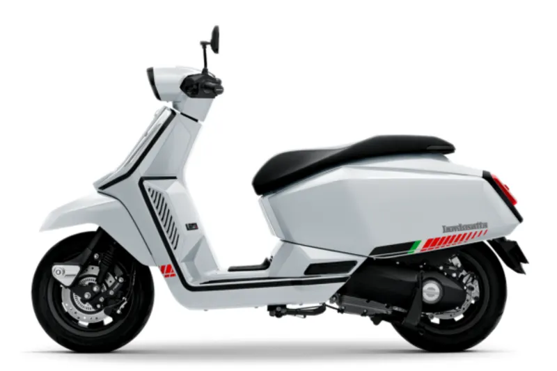 Lambretta X-series X125 Gemma White Black Seat (0)
