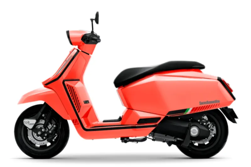 Lambretta X-series X125 Salmon Pink Black Seat (0)