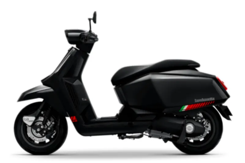Lambretta X-series X125 Super Black Seat (0)