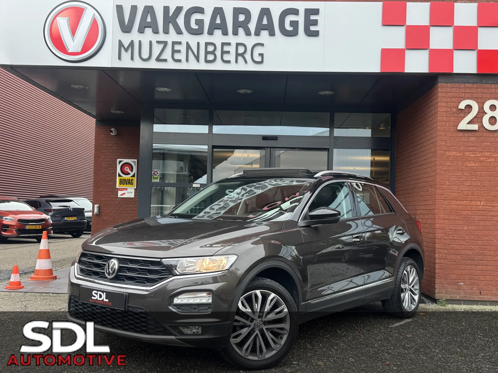 Volkswagen T-Roc (2019) — foto 1