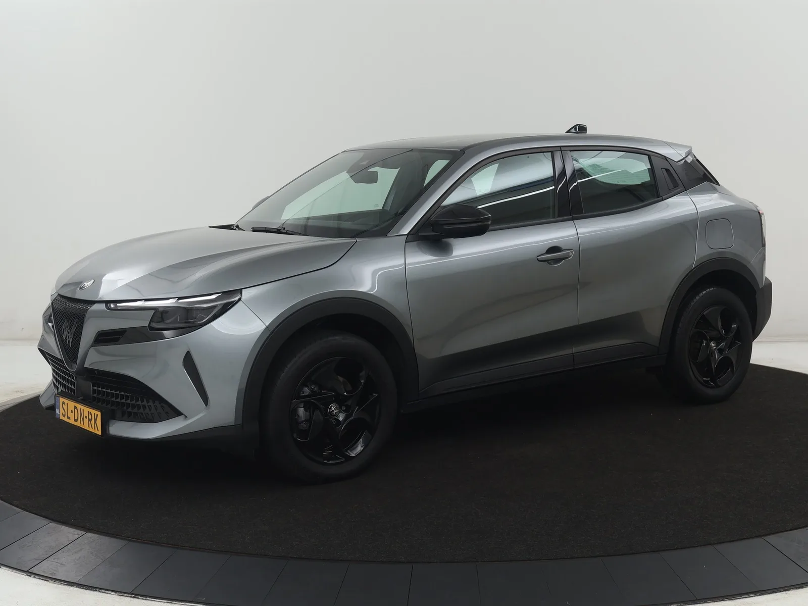 Alfa Romeo Junior (2025) — foto 1