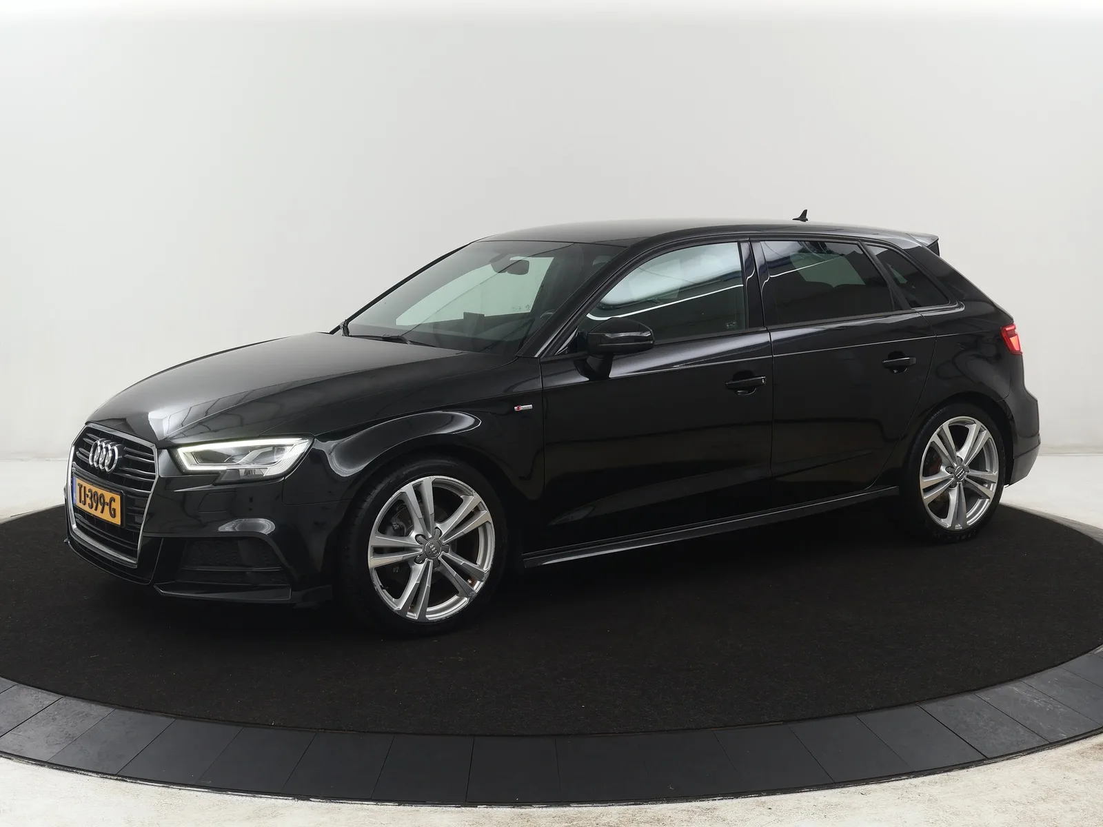 Audi A3 (2018) — foto 1