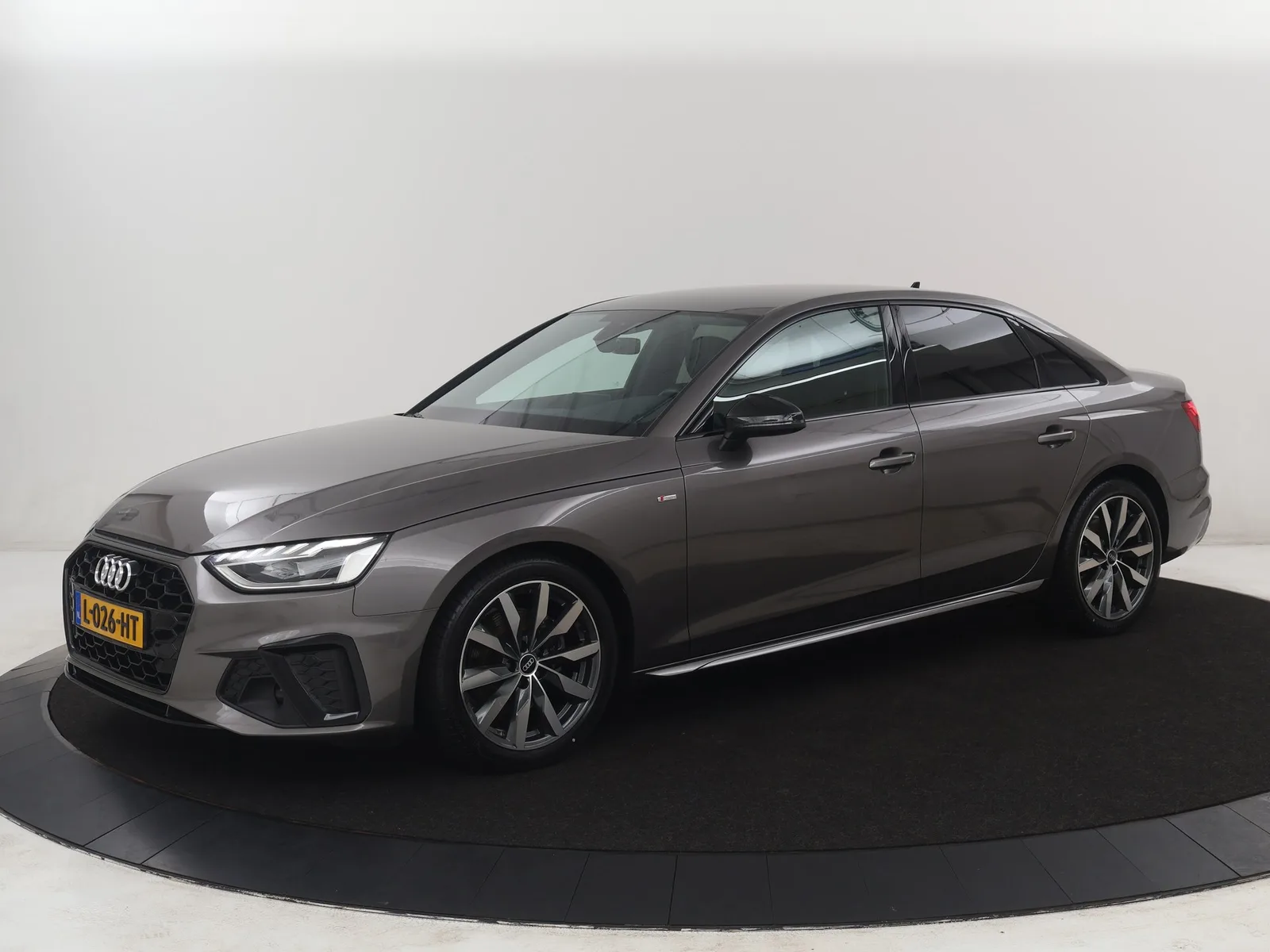 Audi A4 (2021) — foto 1