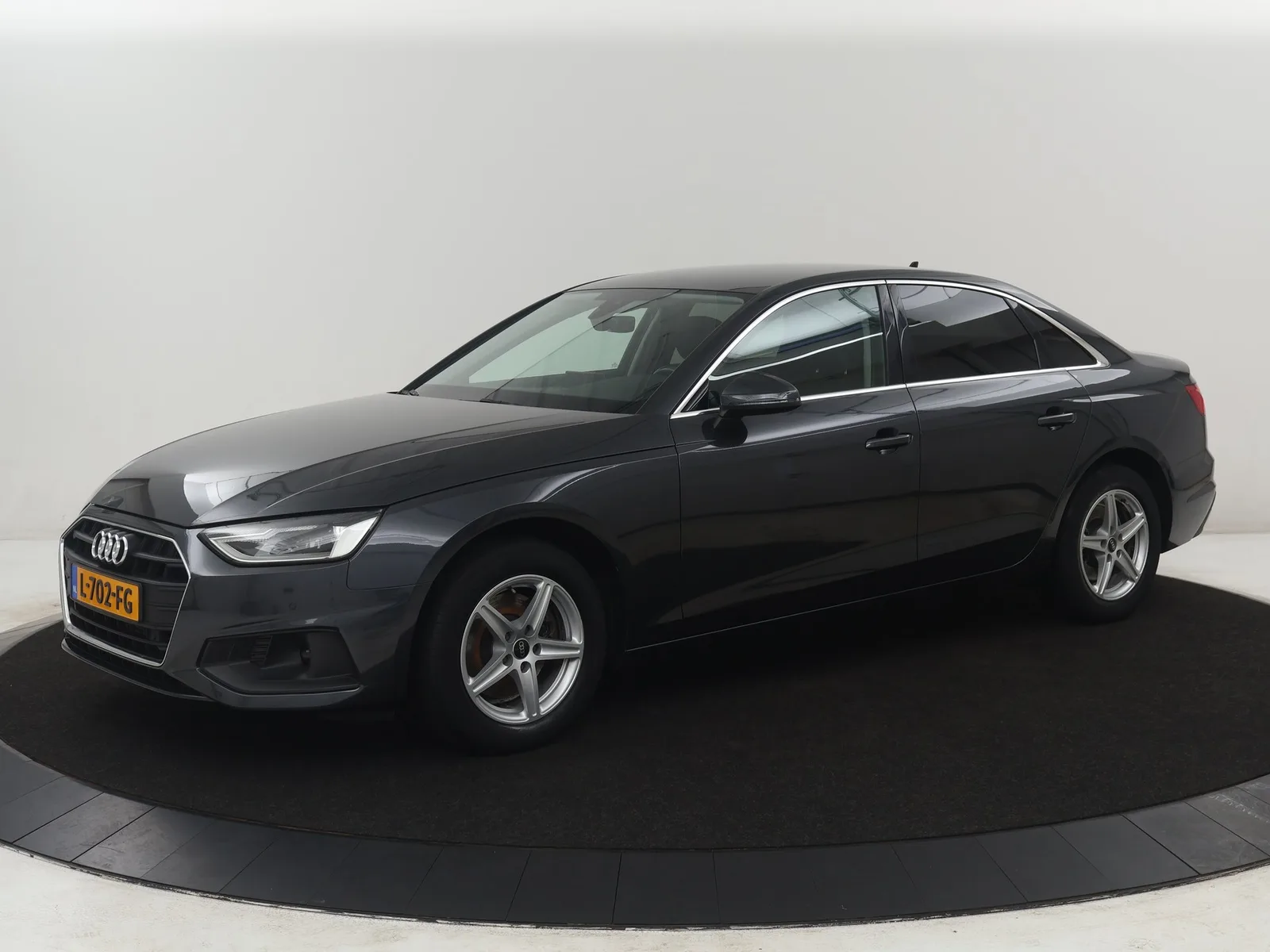 Audi A4 (2021) — foto 1