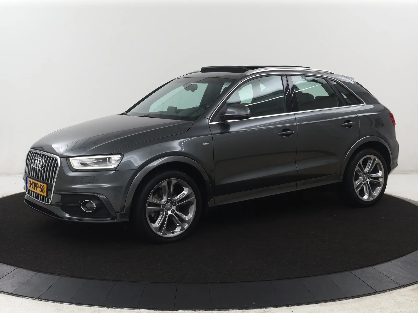 Audi Q3 (2014) — foto 1