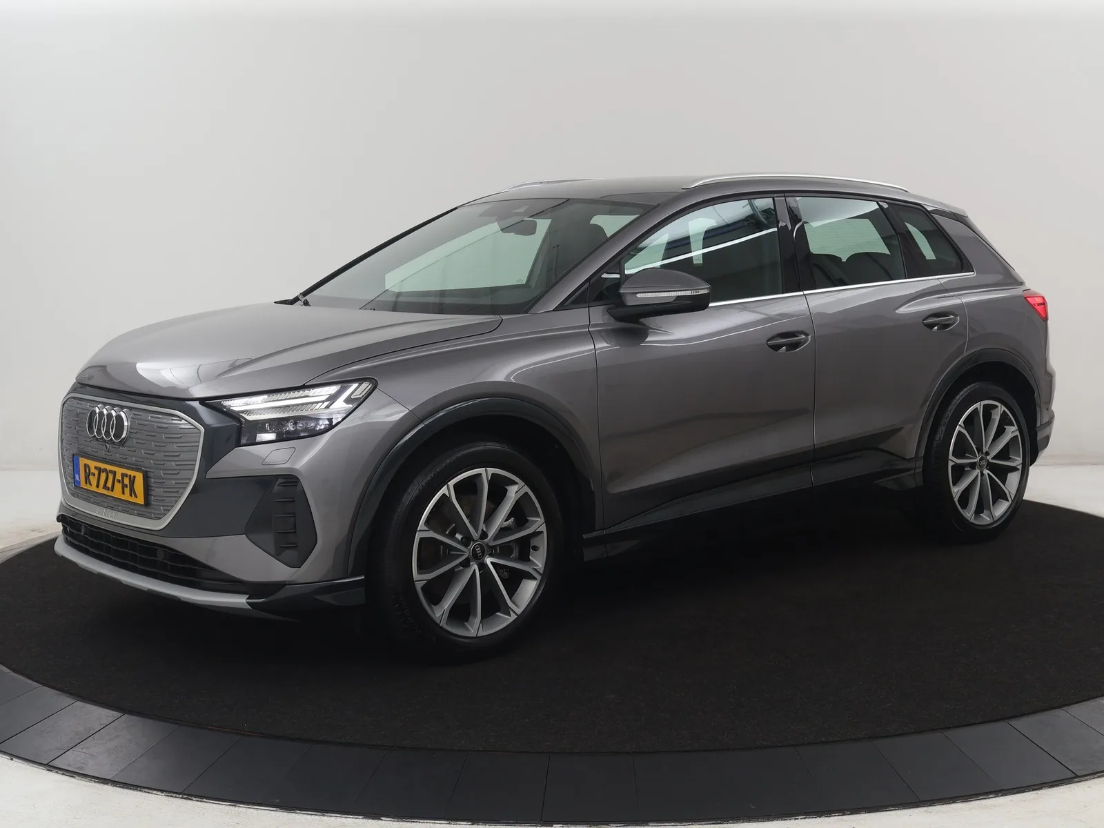 Audi Q4 e-tron (2022) — foto 1