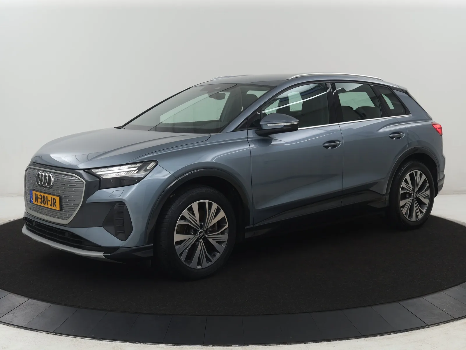 Audi Q4 e-tron (2021) — foto 1