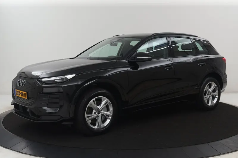 Audi Q6 e-tron (2024)