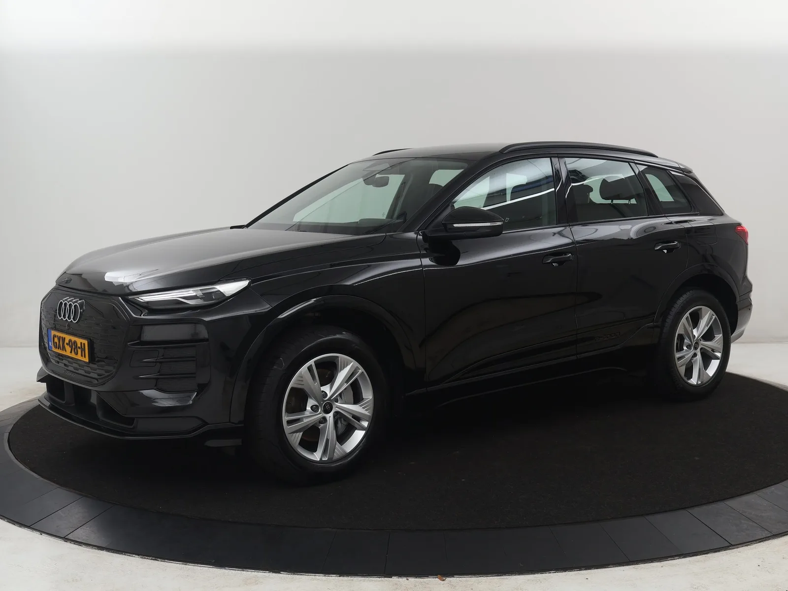 Audi Q6 e-tron (2024) — foto 1