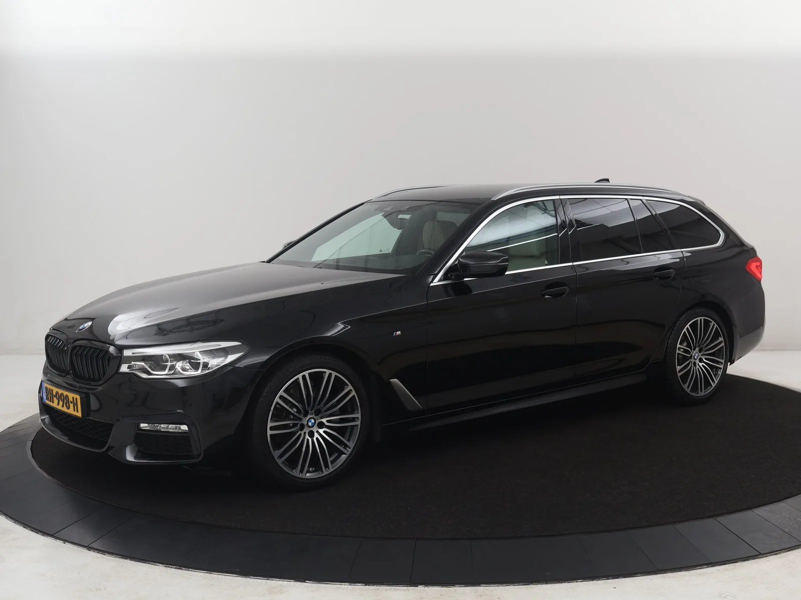 BMW 5-Serie (2017) — foto 1