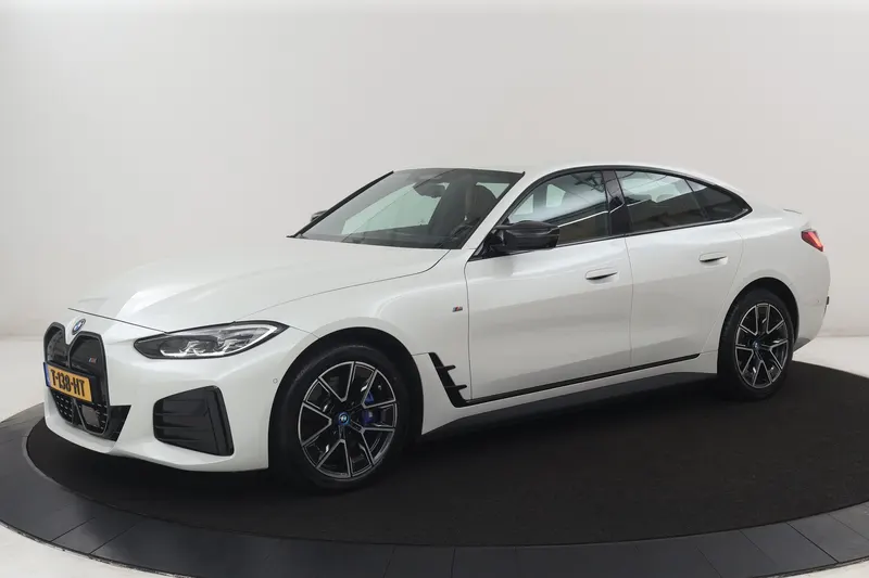 BMW i4 (2023)