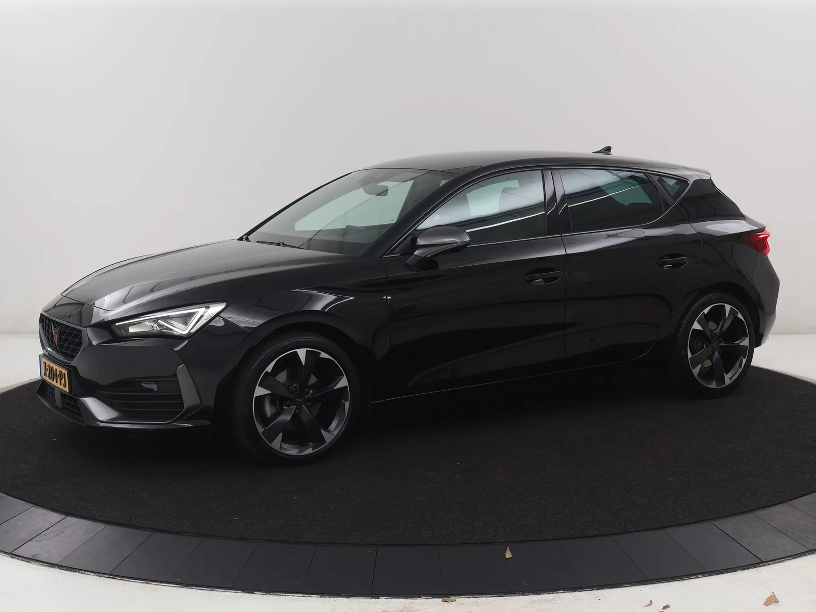 CUPRA Leon (2023) — foto 1