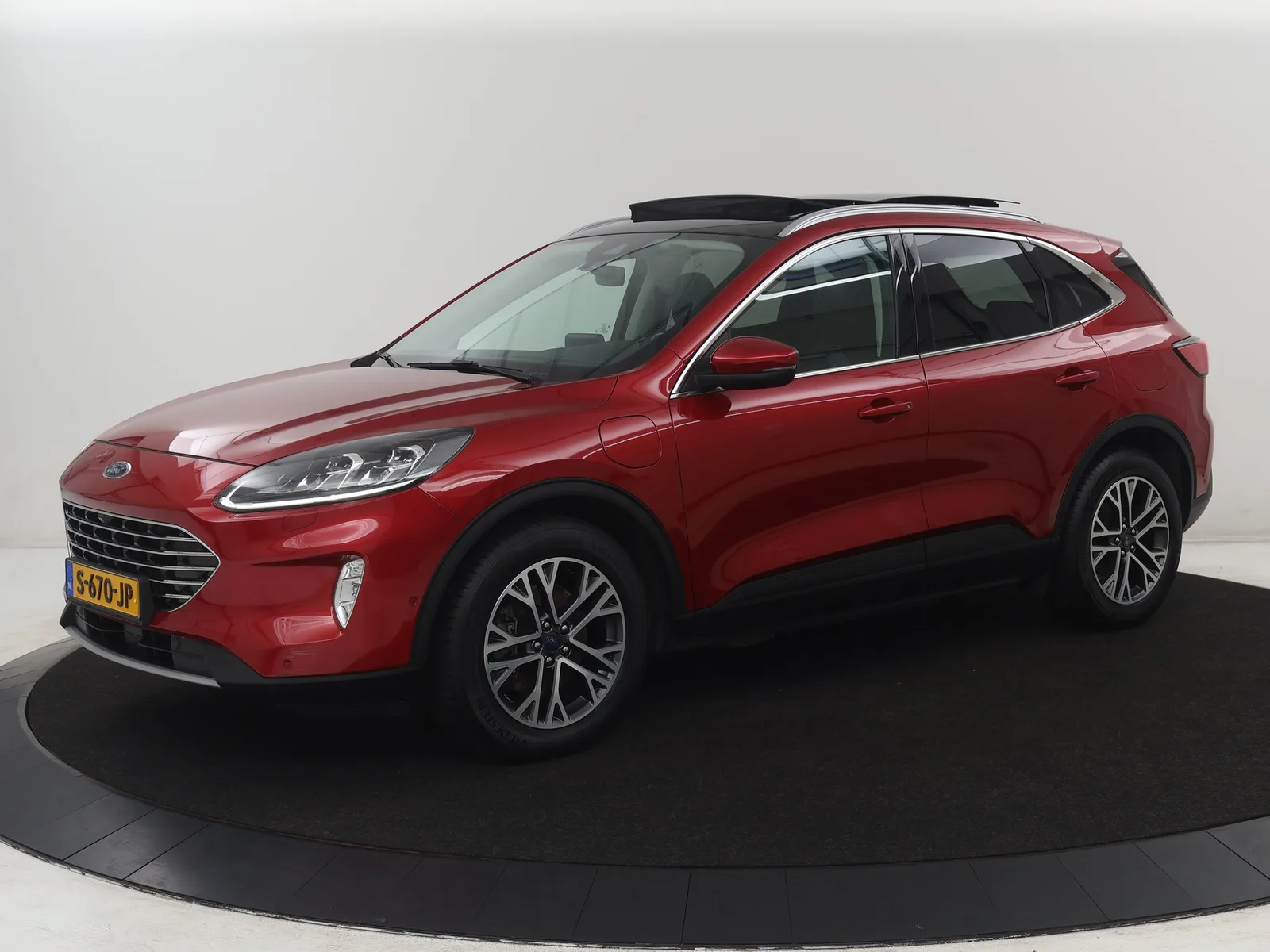 Ford Kuga (2020) — foto 1