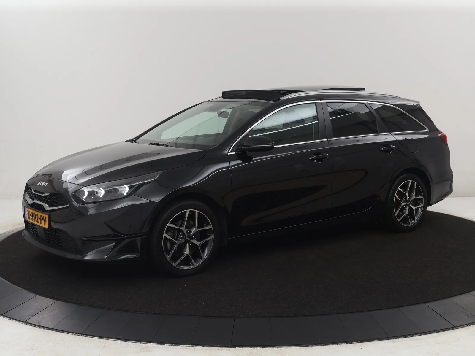Kia Ceed (2024) — foto 1