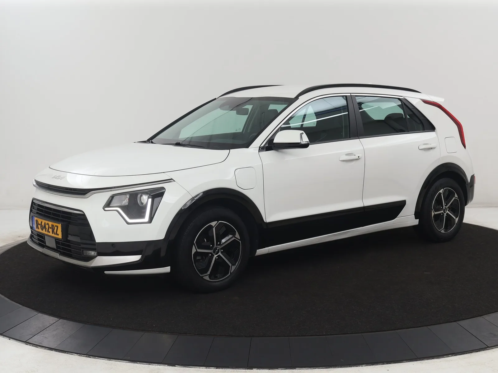 Kia Niro (2022) — foto 1