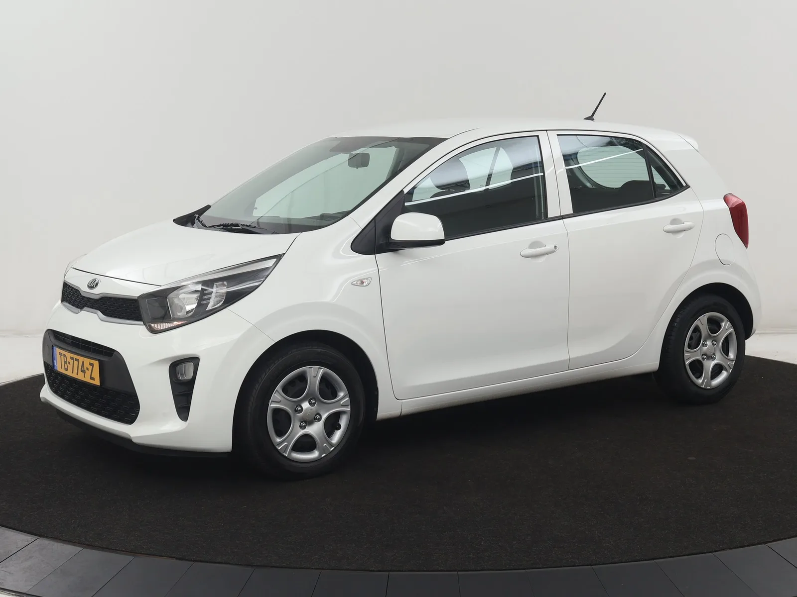 Kia Picanto (2018) — foto 1