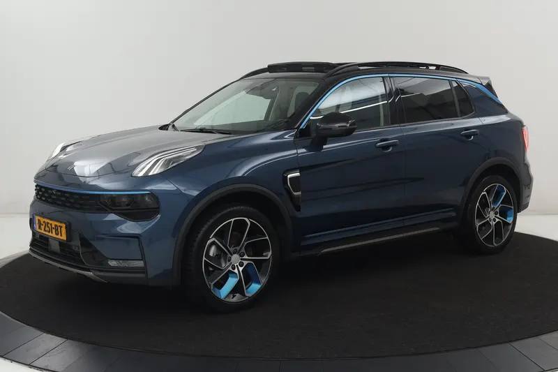 Lynk & Co 01 (2022)