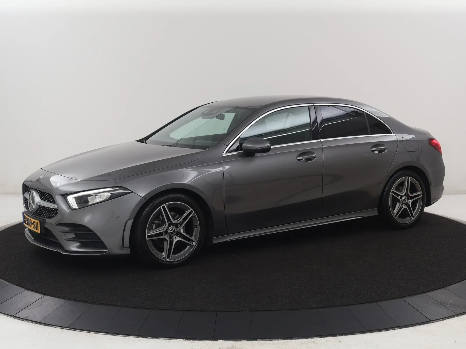 Mercedes-Benz A-Klasse (2020) — foto 1