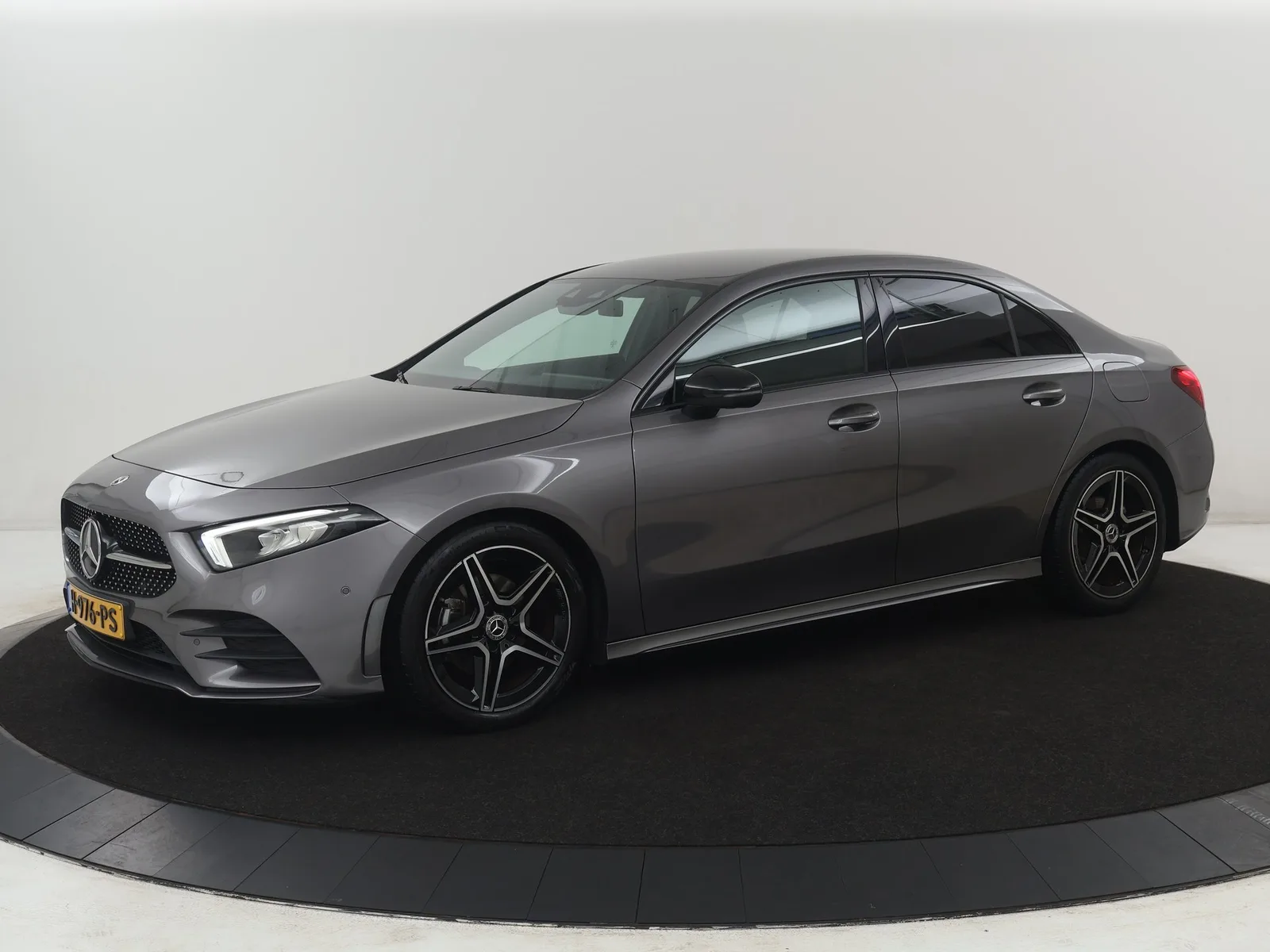 Mercedes-Benz A-Klasse (2020) — foto 1