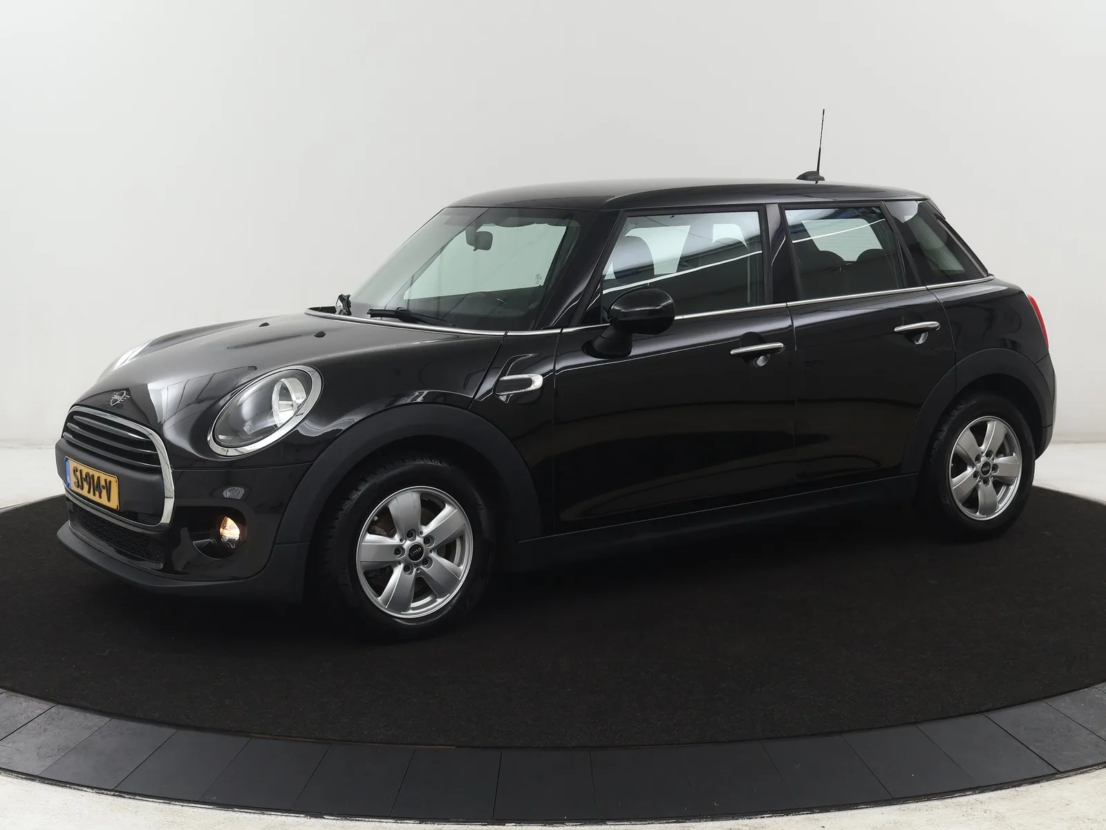MINI One (2018) — foto 1