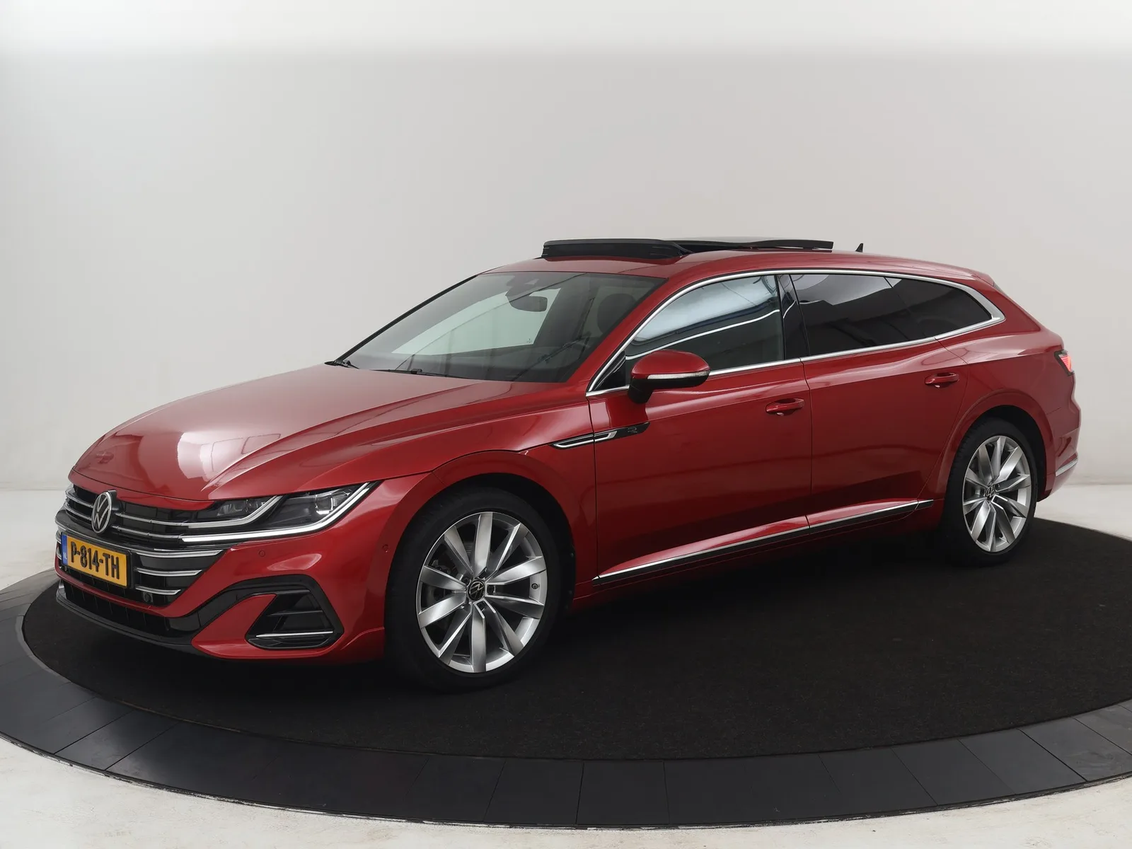 Volkswagen Arteon Shooting Brake (2021) — foto 1