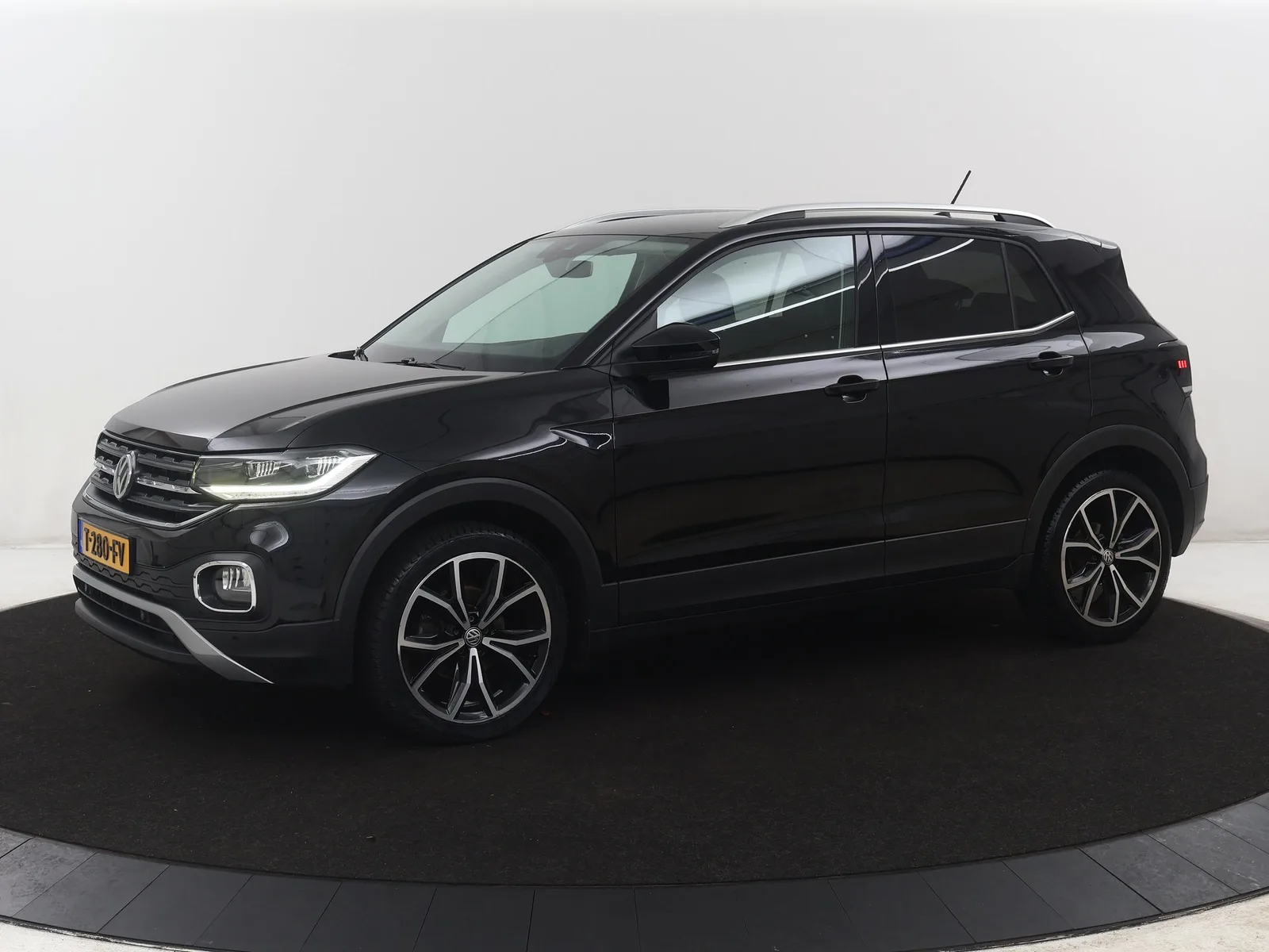 Volkswagen T-Cross (2020) — foto 1
