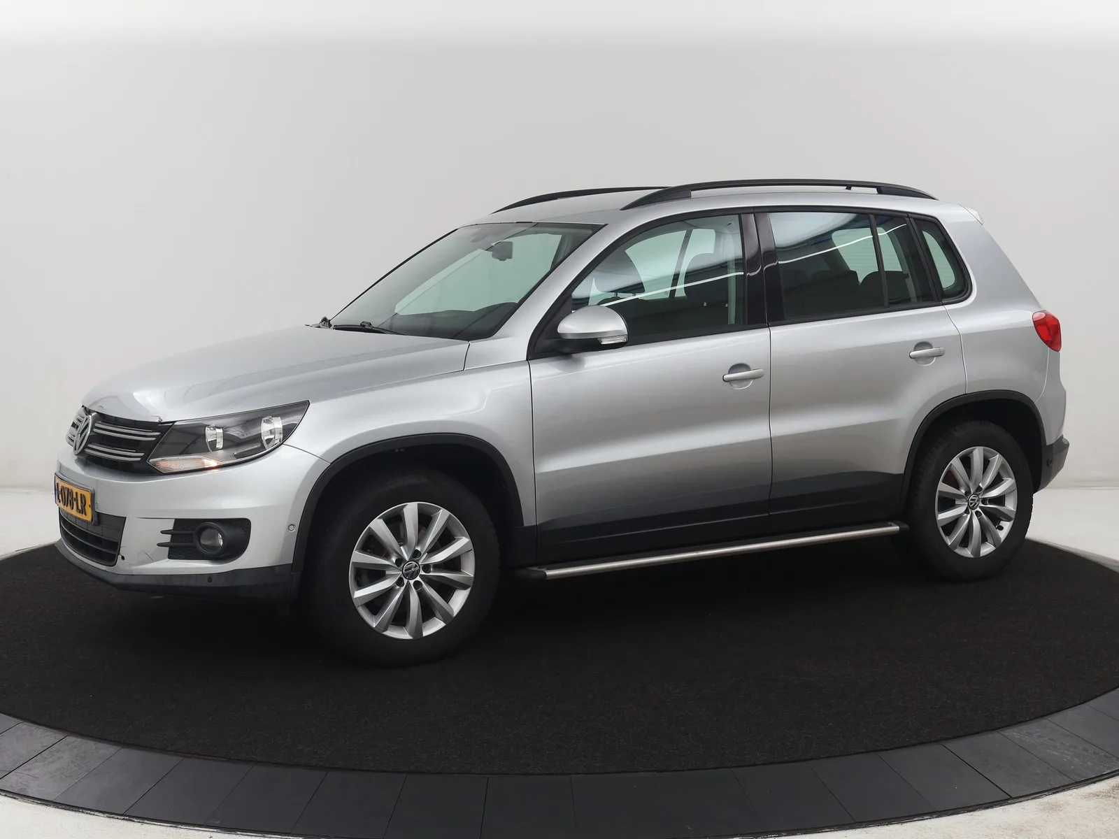 Volkswagen Tiguan (2012) — foto 1