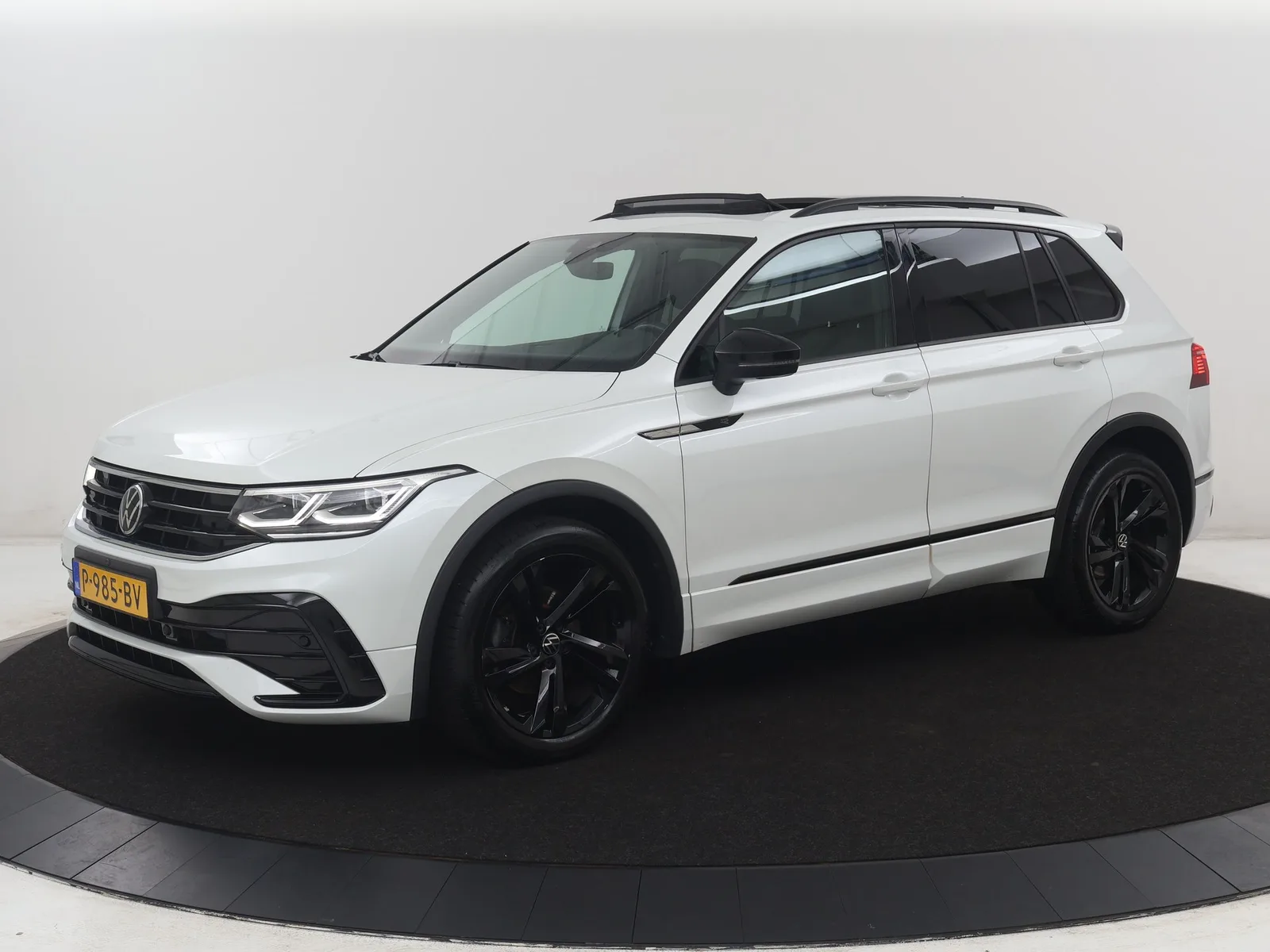 Volkswagen Tiguan (2022) — foto 1