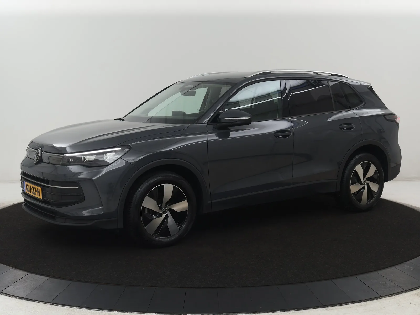 Volkswagen Tiguan (2024) — foto 1