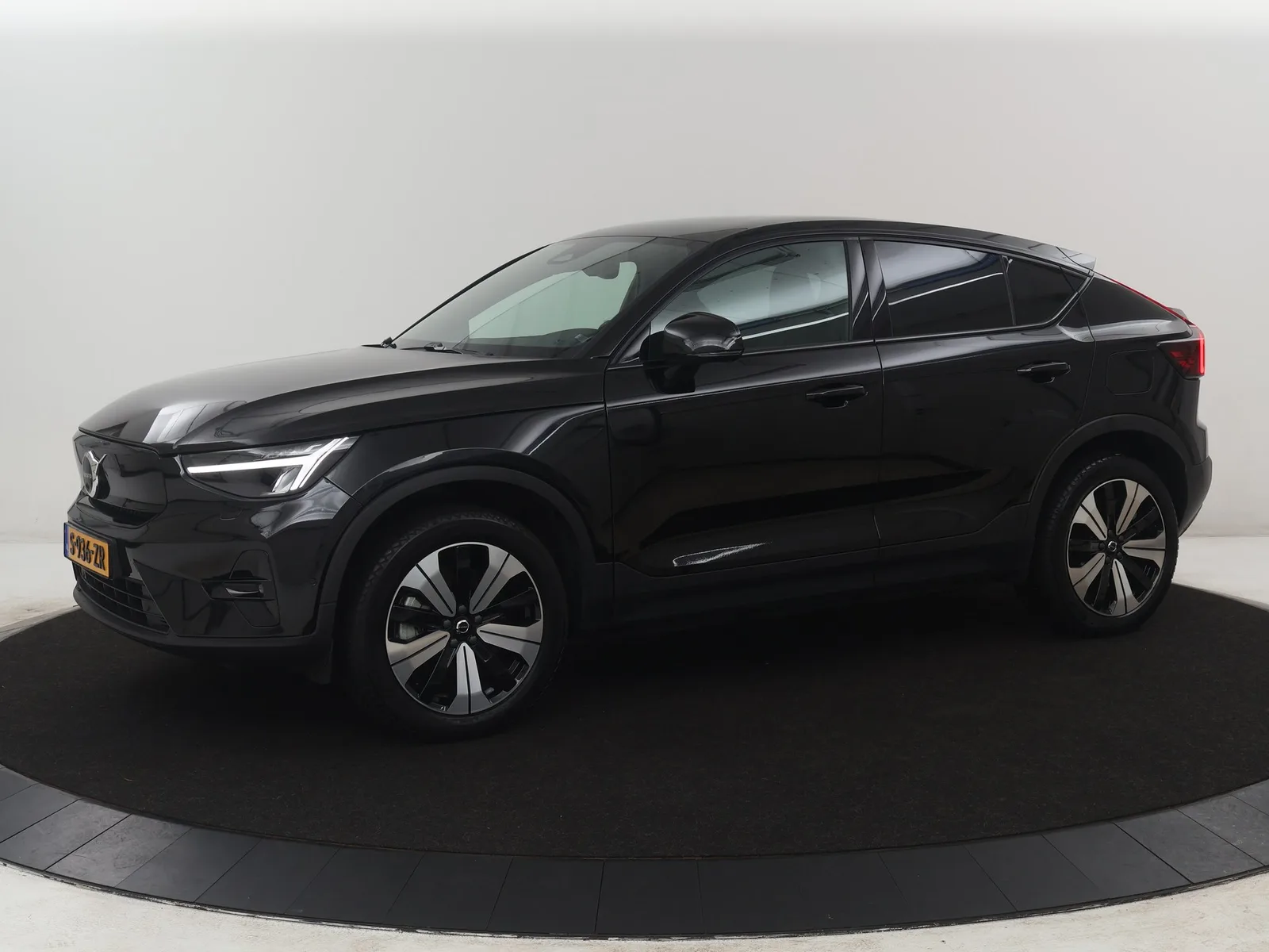Volvo C40 (2023) — foto 1