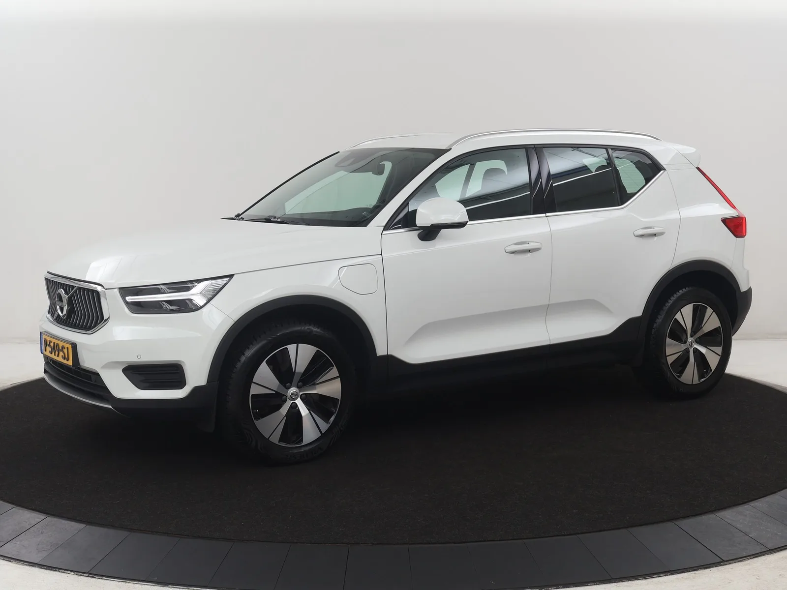 Volvo XC40 (2022) — foto 1