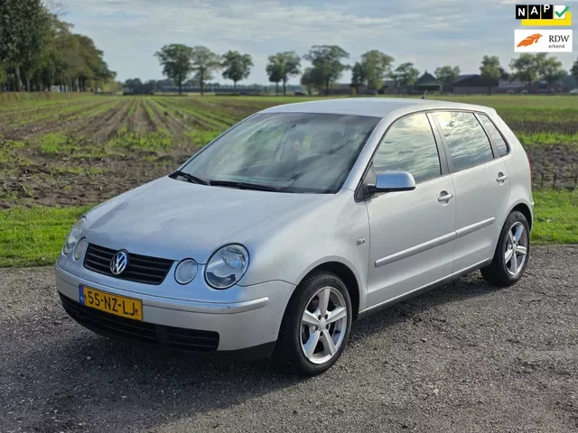 Volkswagen Polo (2004) — foto 1