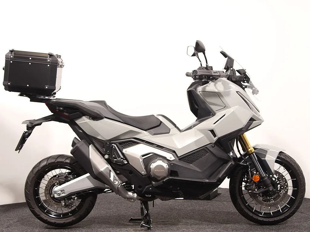 Honda X-ADV (2024) — foto 1
