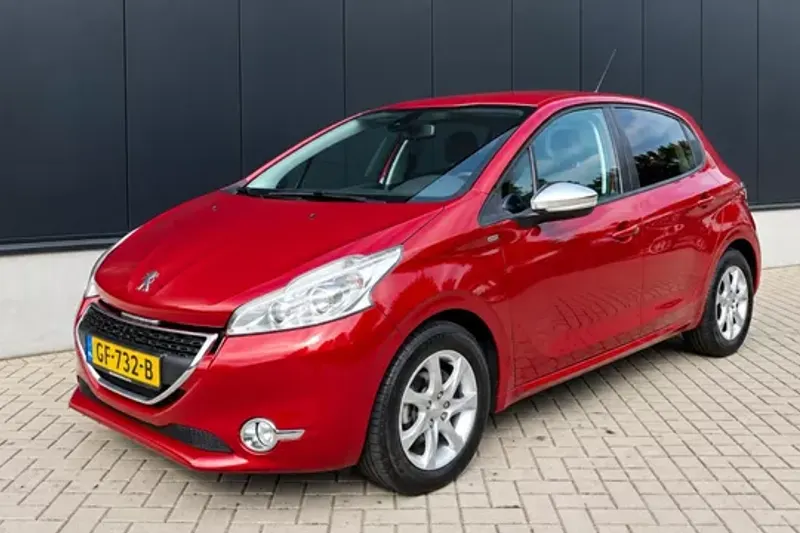 Peugeot 208 (2015)