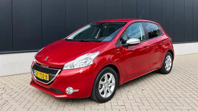 Peugeot 208 (2015) — foto 1