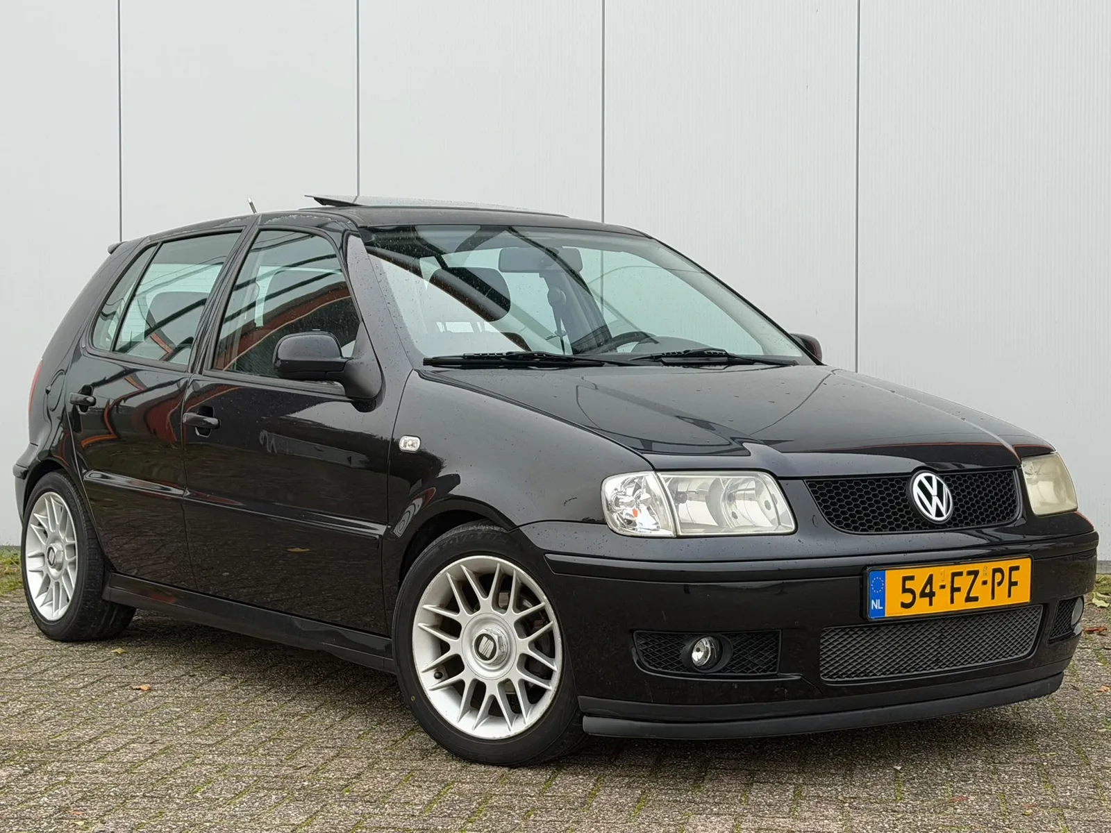 Volkswagen Polo (2000) — foto 1