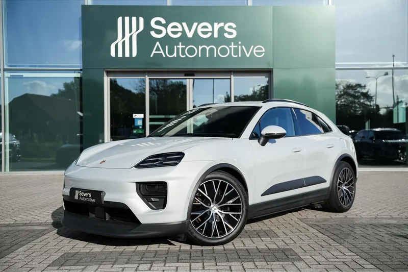 Porsche Macan (2025)