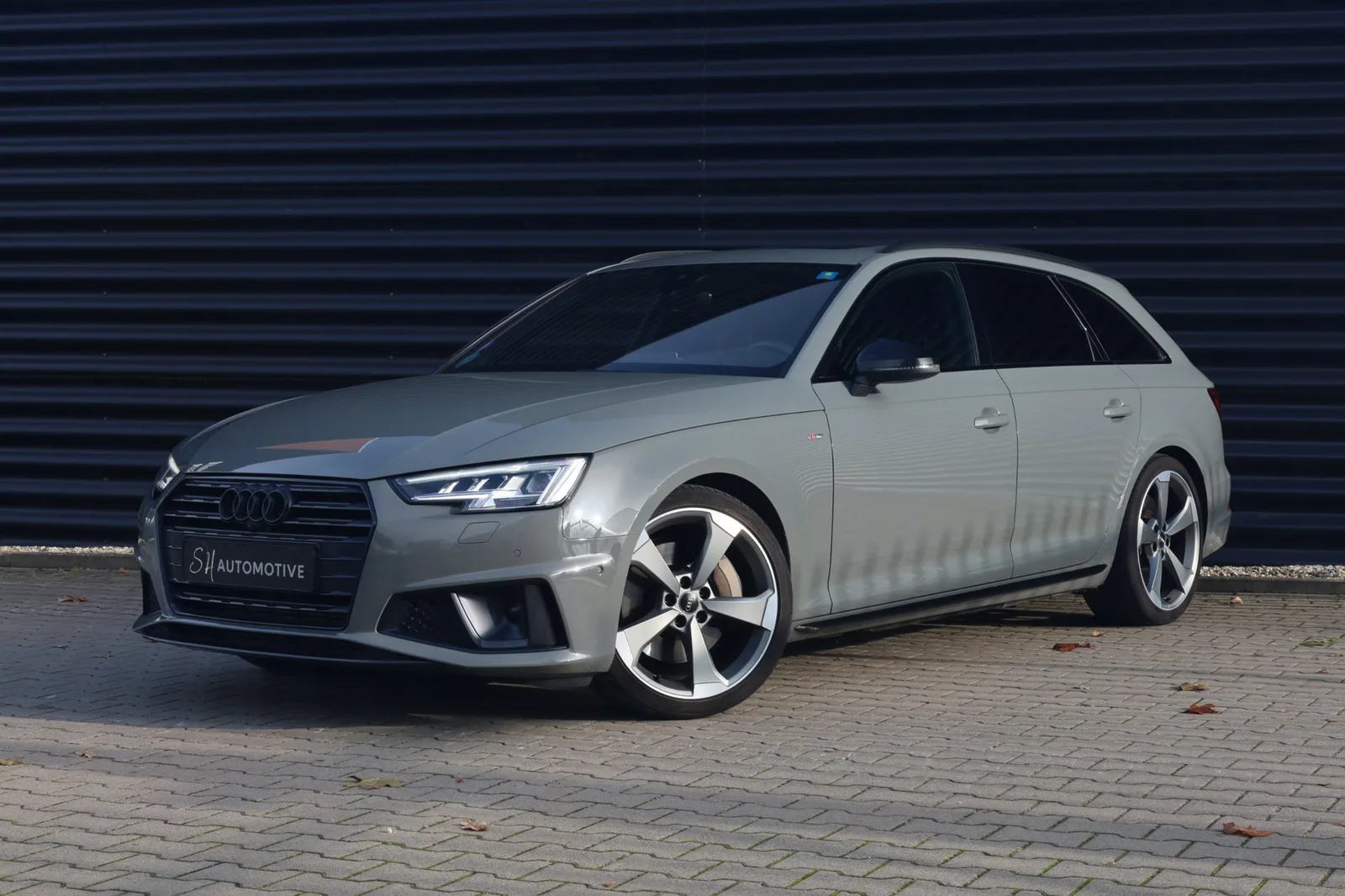 Audi A4 (2019) — foto 1