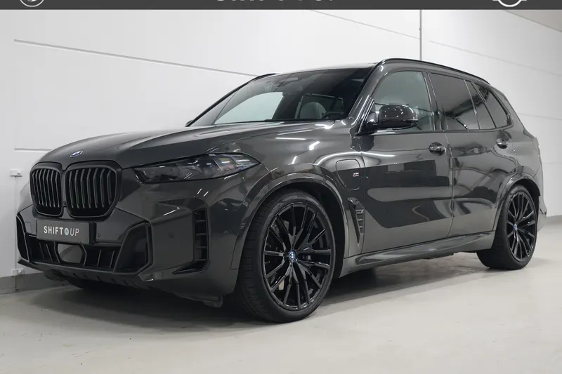 BMW X5 (2023)