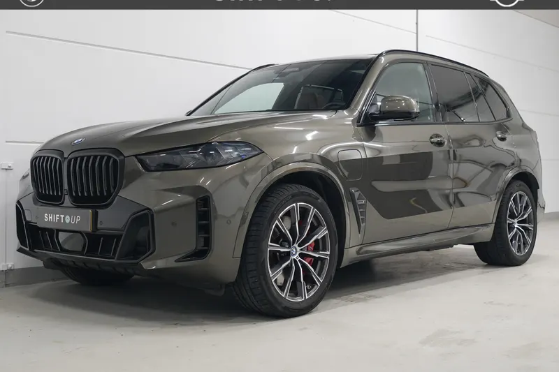 BMW X5 (2023)