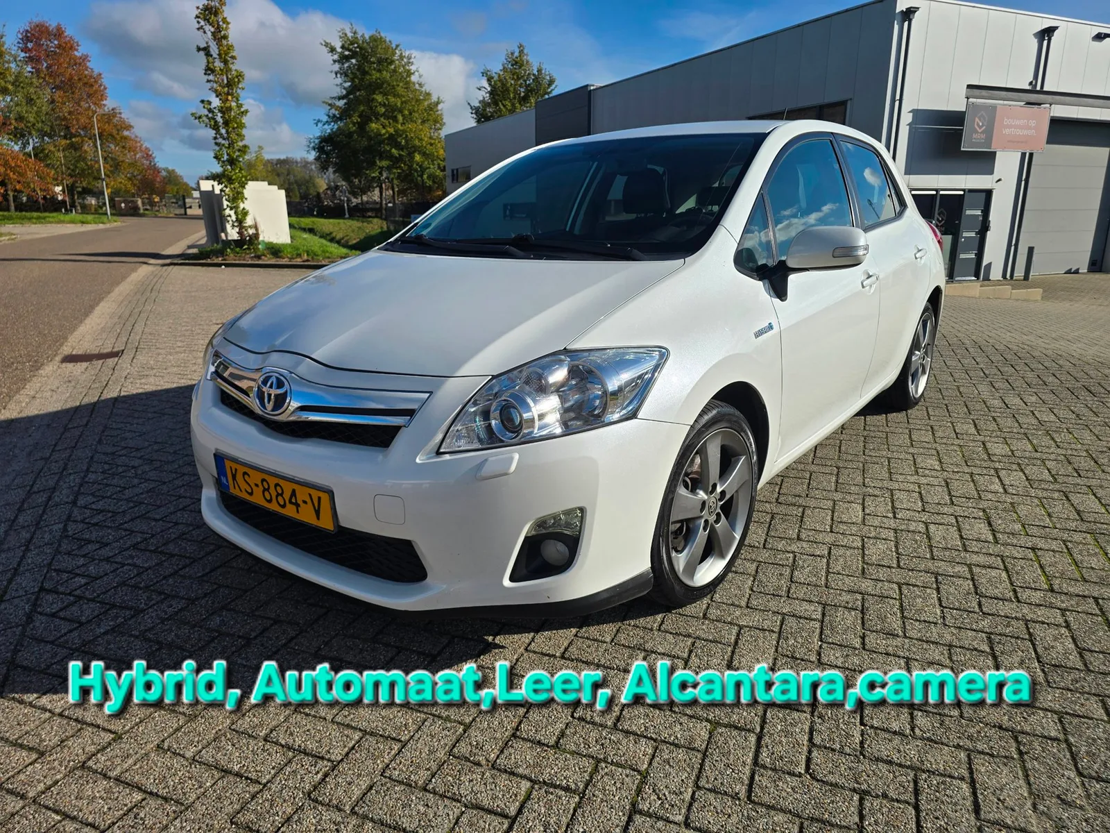 Toyota Auris (2012) — foto 1