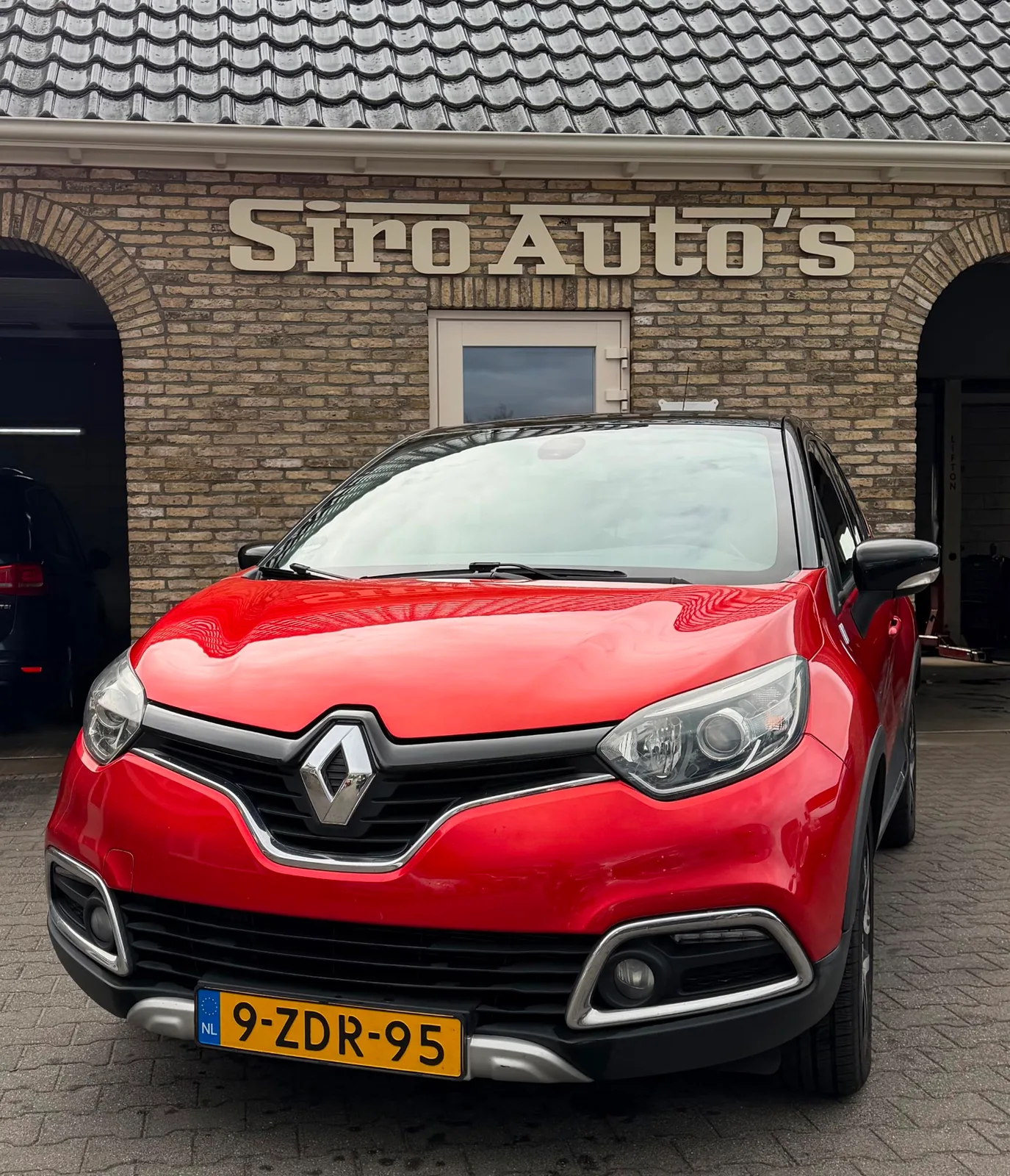 Renault Captur (2015) — foto 1