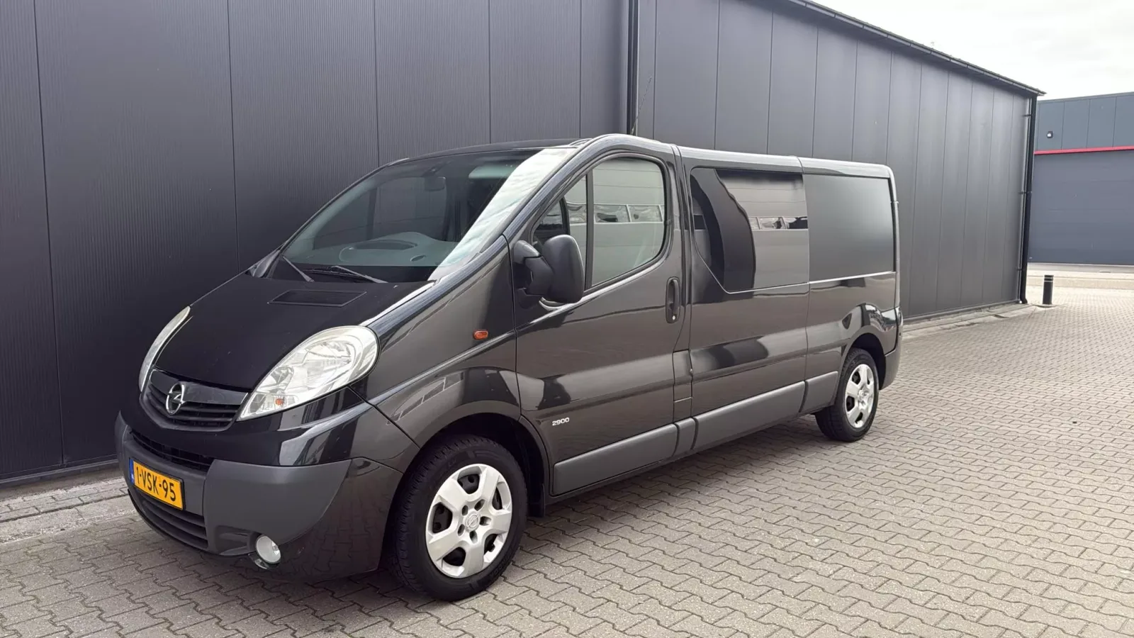 Opel Vivaro (2011) — foto 1